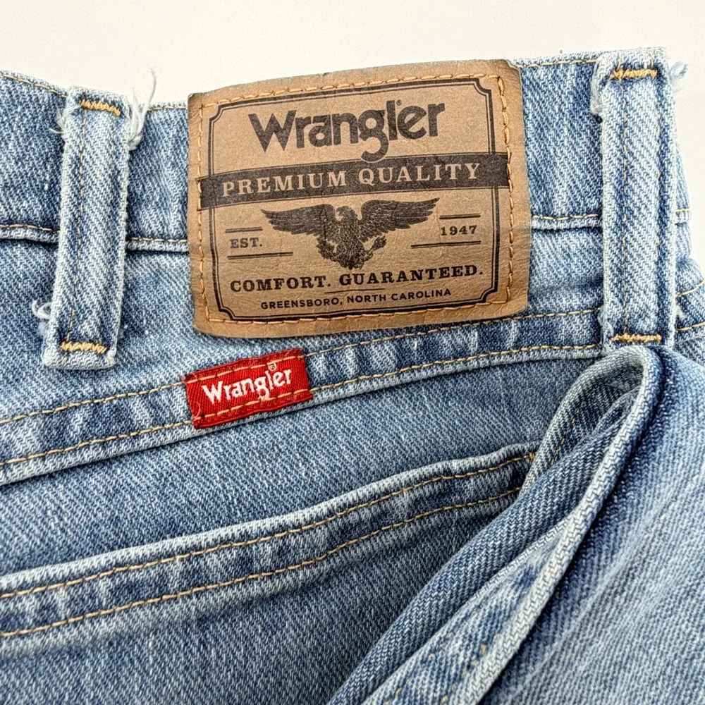 Wrangler Jeans Mens 34x29(hemmed to 27) Light Blue Straight Leg Premium Quality